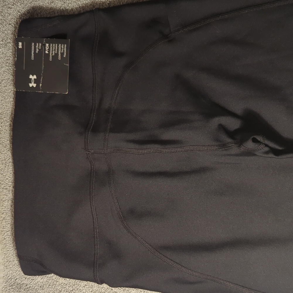 NWT Under armor Compression high rise crop leggings capris black size Sm - Picture 9 of 13